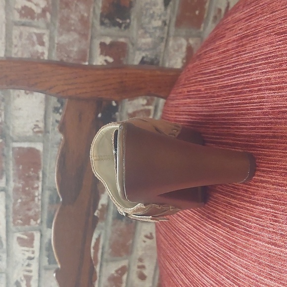 Dana Buchman Suede Clogs Size 6 - Picture 5 of 10